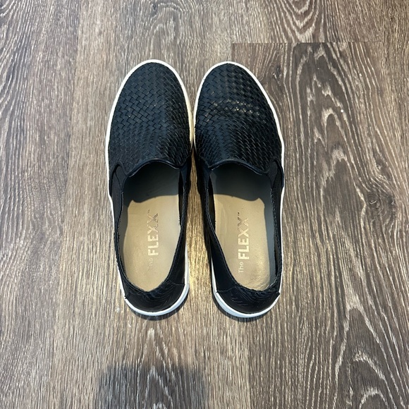 The Flexx Sneak Name- Black Slip on sneaker - Picture 3 of 4